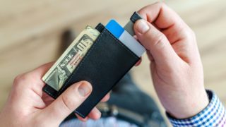 海外旅行におすすめなクレジットカードはない